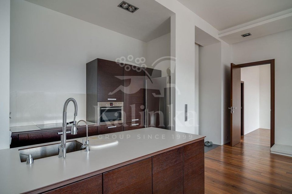 Продается 3-комнатная квартира, площадью 125.00 кв.м. Московская область, Одинцовский район, деревня Жуковка, дом 58