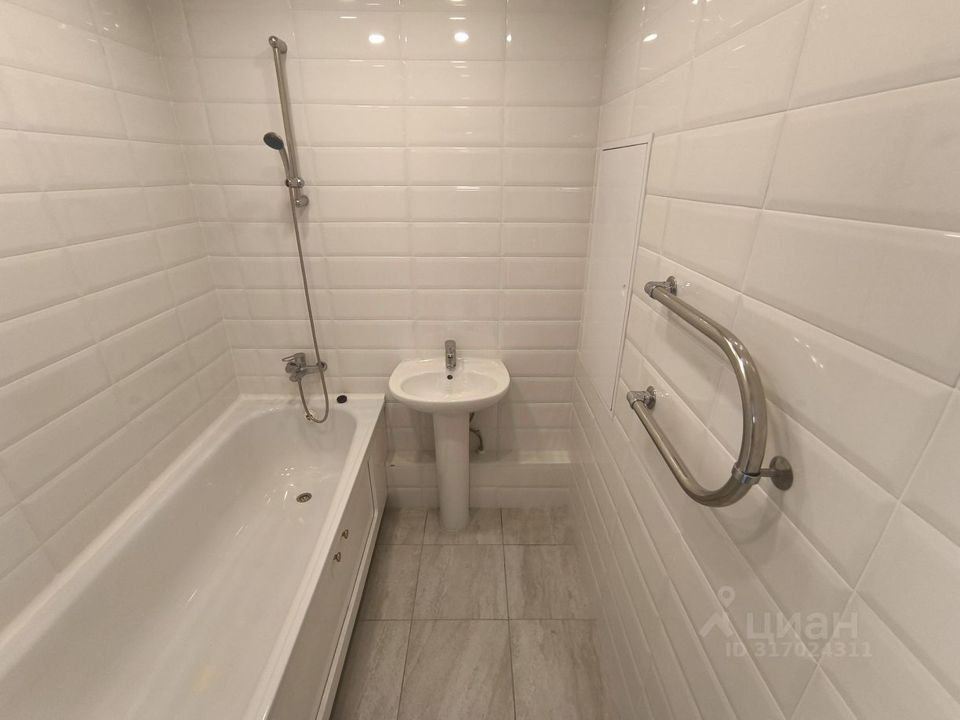 Продается 2-комнатная квартира, площадью 53.40 кв.м. Москва, Долгопрудная аллея, дом 14к1