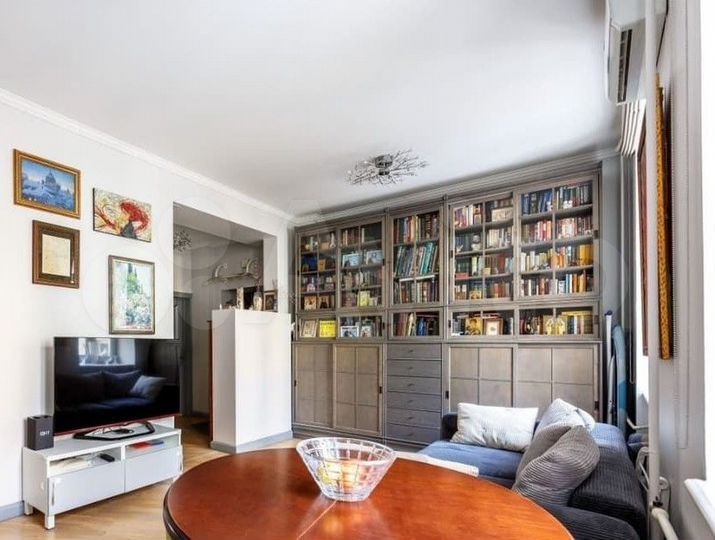 Продается 2-комнатная квартира, площадью 62.80 кв.м. Москва, улица Студенческая, дом 31