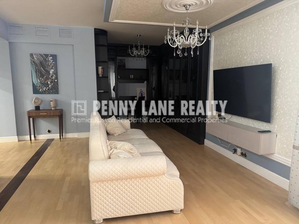 Продается 3-комнатная квартира, площадью 135.00 кв.м. Москва, Страстной бульвар