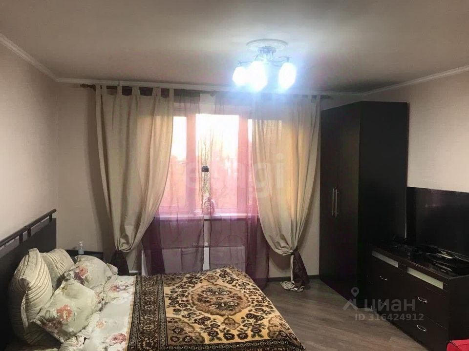 Продается 1-комнатная квартира, площадью 40.40 кв.м. Москва, улица Академика Семенова, дом 5