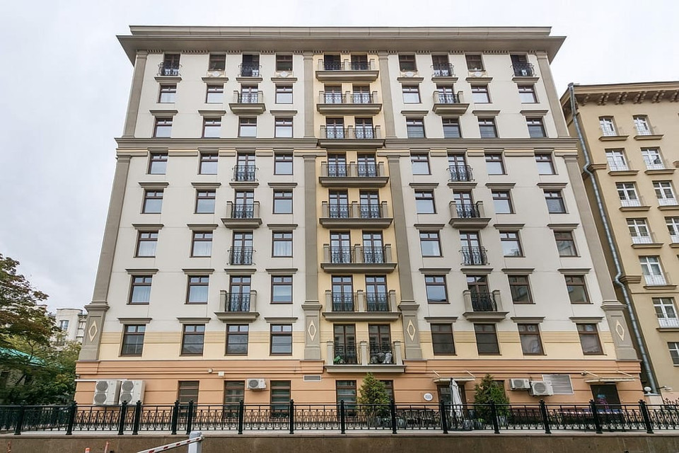Продается 2-комнатная квартира, площадью 117.00 кв.м. Москва, переулок Каретный Большой, дом 24с2