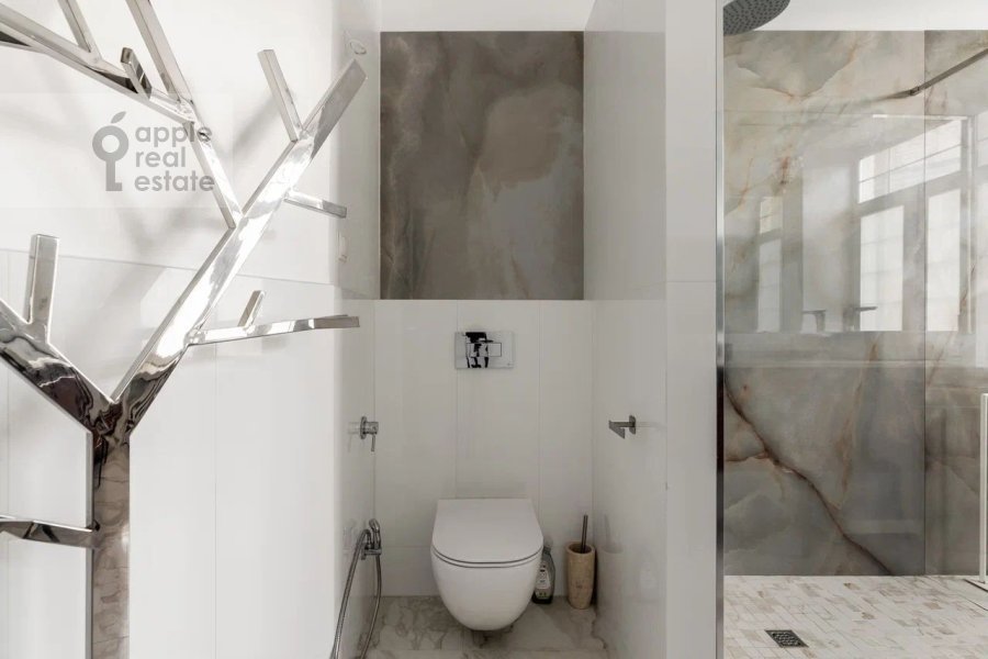 Продается 4-комнатная квартира, площадью 165.00 кв.м. Москва, Никитский бульвар, дом 5