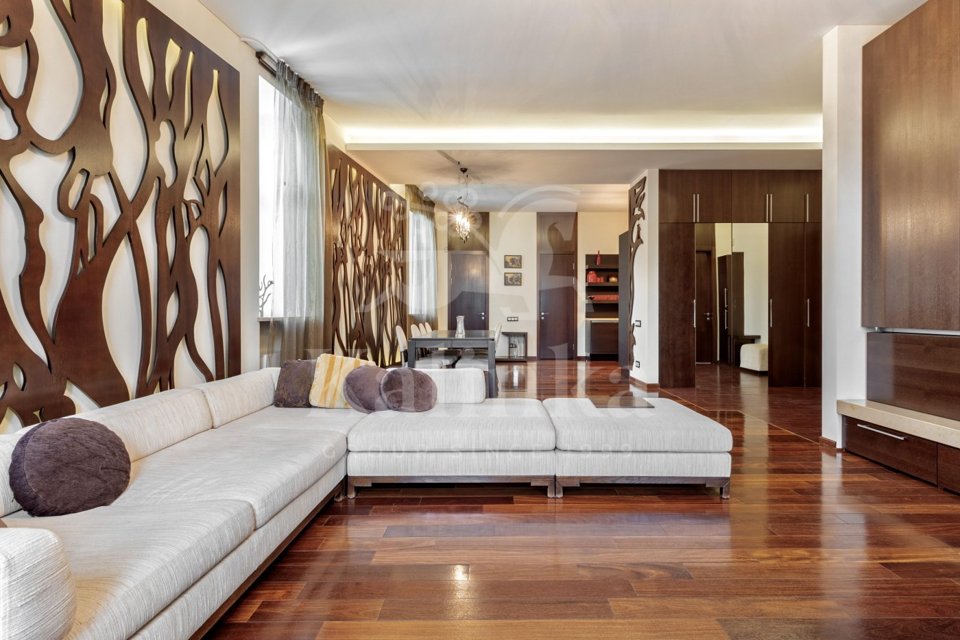 Продается 3-комнатная квартира, площадью 131.40 кв.м. Москва, Никитский бульвар, дом 12