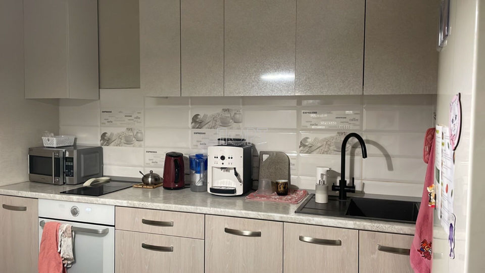 Продается 2-комнатная квартира, площадью 49.20 кв.м. Московская область, Пушкинский район, дачный поселок Зеленоградский, улица Островского, дом 13