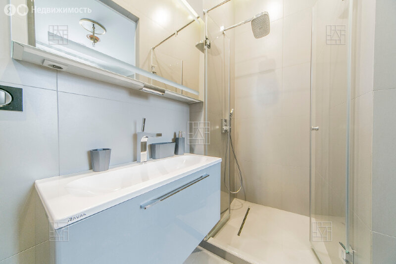 Продается 4-комнатная квартира, площадью 250.00 кв.м. Москва, улица Пречистенка, дом 27