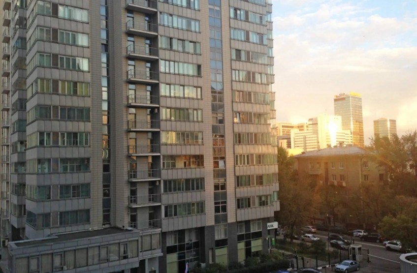 Купить торговое помещение под магазин в Шмитовский пр-д 16 c2 в Москве, продажа